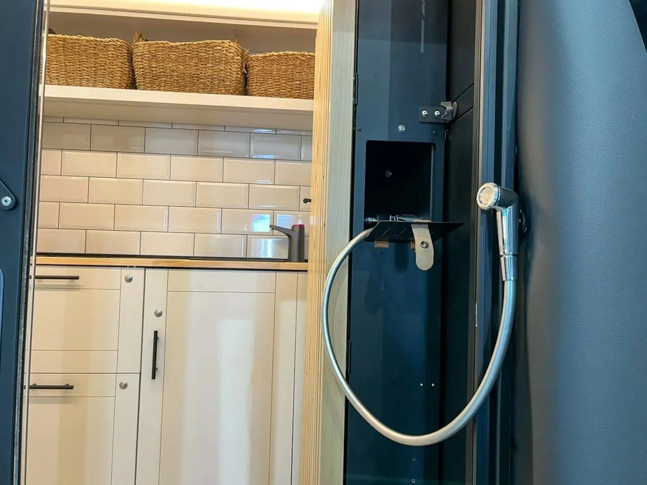 Іспанський стартап VanHome: готові модулі для фургона — будинок на колесах за €15 990